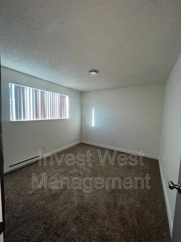 Apartment for rent at 944 33 Avenue-18, Longview, WA 98632