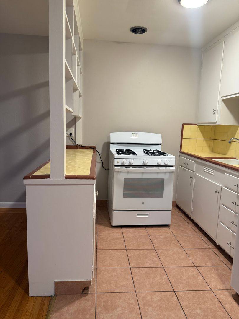 Apartment for rent at 2615 H St, Sacramento, CA 95816