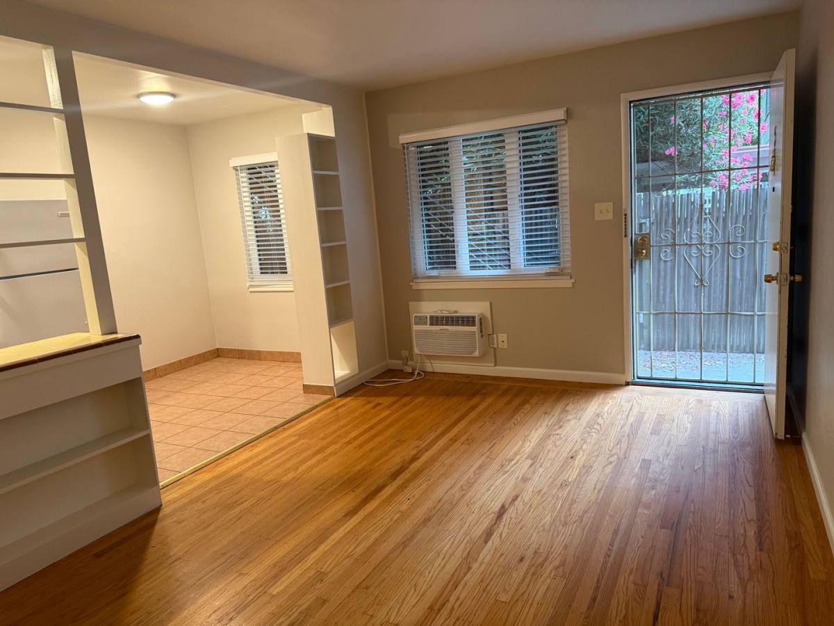 Apartment for rent at 2615 H St, Sacramento, CA 95816