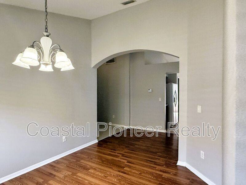 House for rent at 2345 Roanoke Springs Dr, Ruskin, FL 33570
