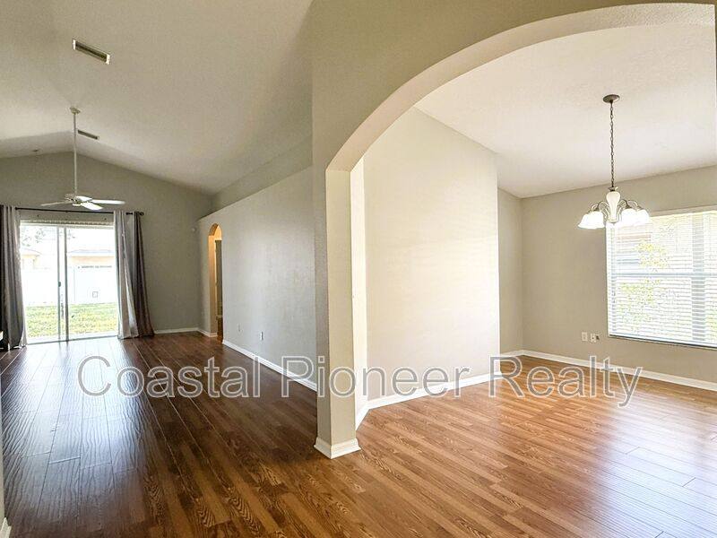 House for rent at 2345 Roanoke Springs Dr, Ruskin, FL 33570