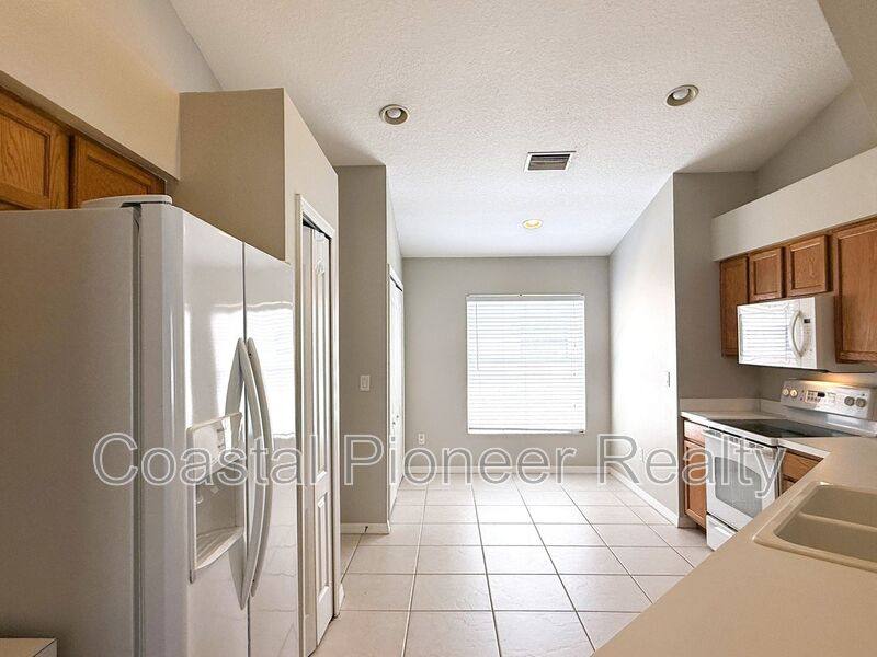 House for rent at 2345 Roanoke Springs Dr, Ruskin, FL 33570