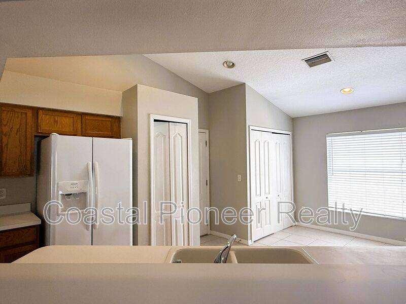 House for rent at 2345 Roanoke Springs Dr, Ruskin, FL 33570