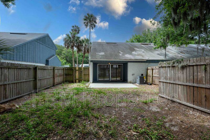 Townhouse for rent at 1273 Mayport Landing Circle, Atlantic Beach, FL 32233