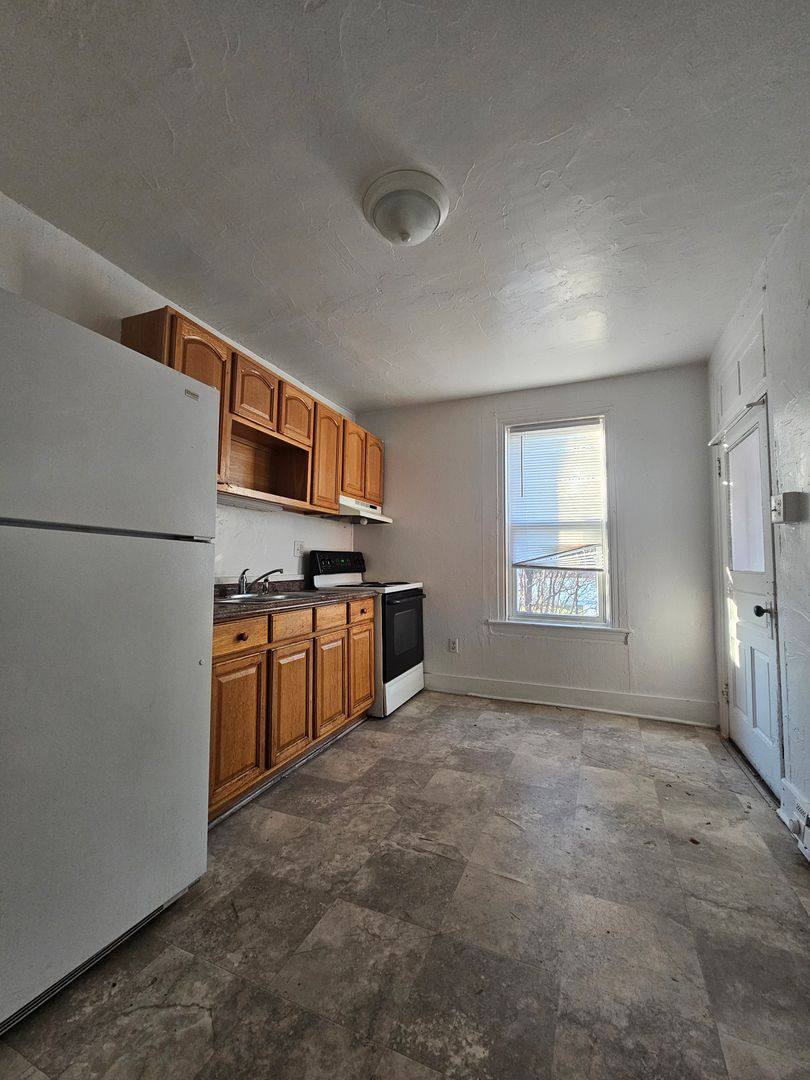 Apartment for rent at 231 N Richland Ave, York, PA 17404