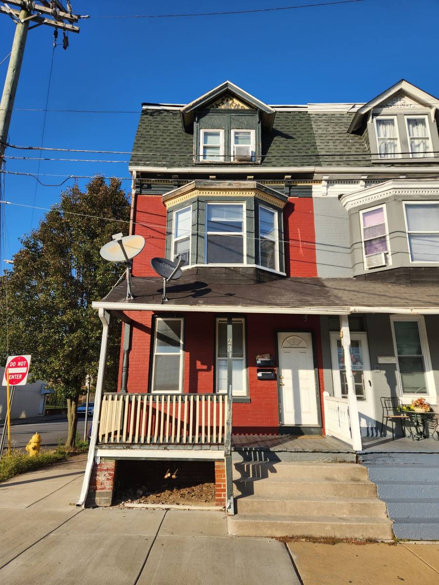 Apartment for rent at 231 N Richland Ave, York, PA 17404