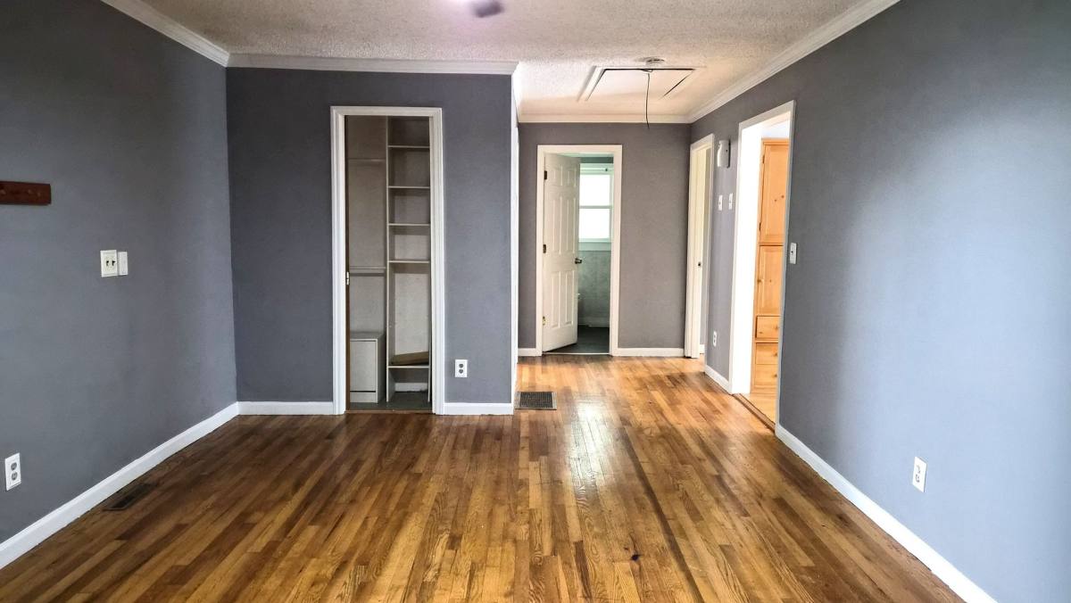 House for rent at 332 N Fishtrap Rd, Easley, SC 29640