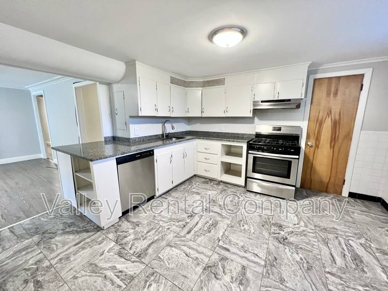 Apartment for rent at 72 Lyman St #1, South Hadley, MA 01075
