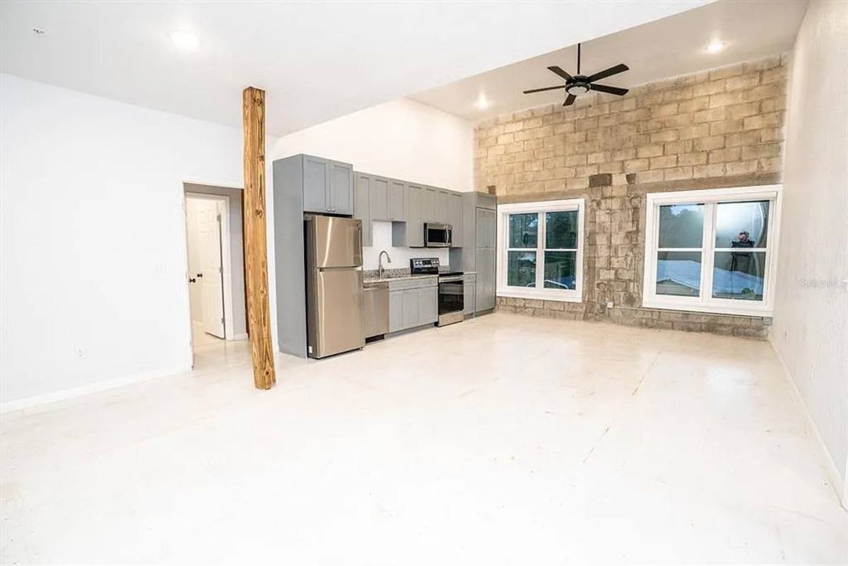 Apartment for rent at 3108 N Jefferson St, Tampa, FL 33603