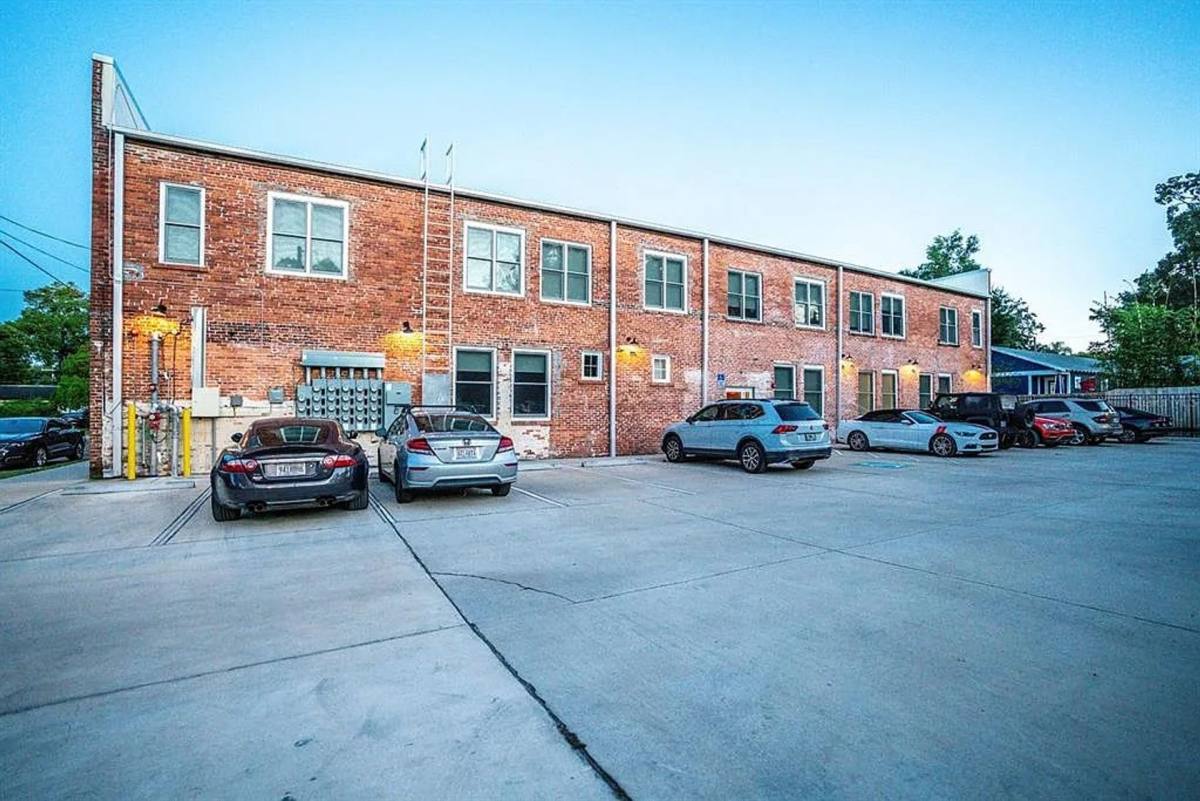 Apartment for rent at 3108 N Jefferson St, Tampa, FL 33603