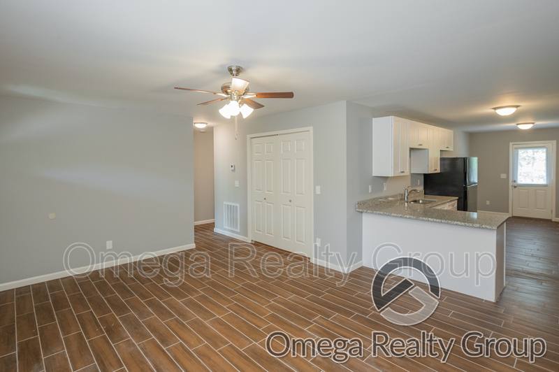 Apartment for rent at 1178 Aquarius Dr, Alpine, AL 35014