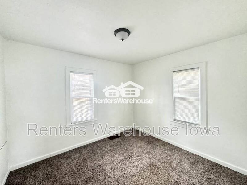 House for rent at 1534 63rd St, Windsor Heights, IA 50324