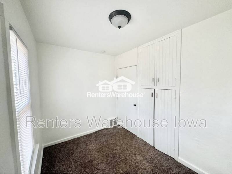 House for rent at 1534 63rd St, Windsor Heights, IA 50324