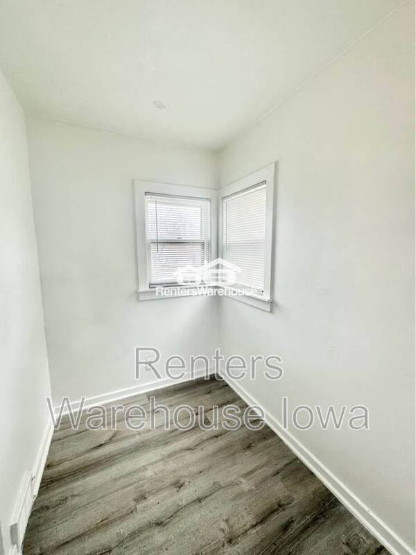 House for rent at 1534 63rd St, Windsor Heights, IA 50324