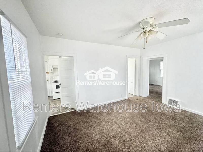 House for rent at 1534 63rd St, Windsor Heights, IA 50324