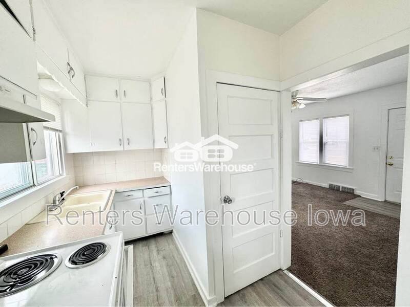 House for rent at 1534 63rd St, Windsor Heights, IA 50324