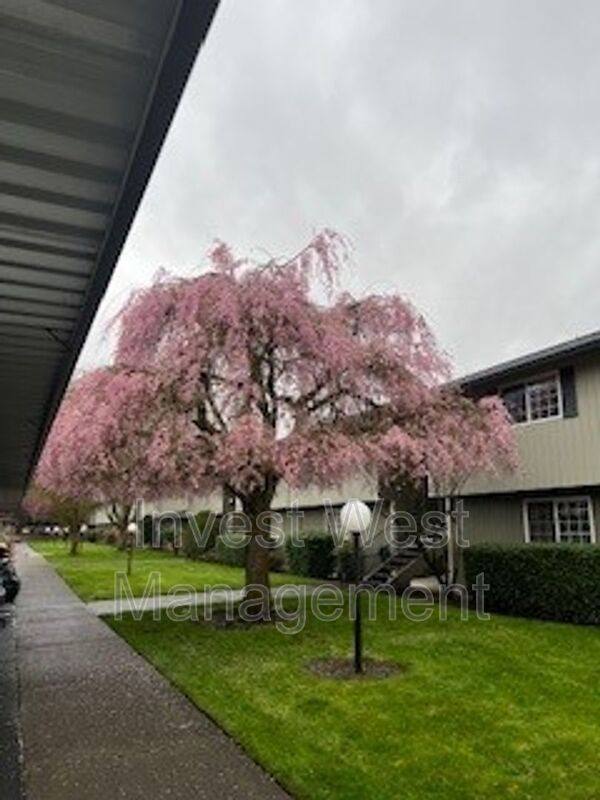 Apartment for rent at 12514 SE 7 St #A5, Vancouver, WA 98683