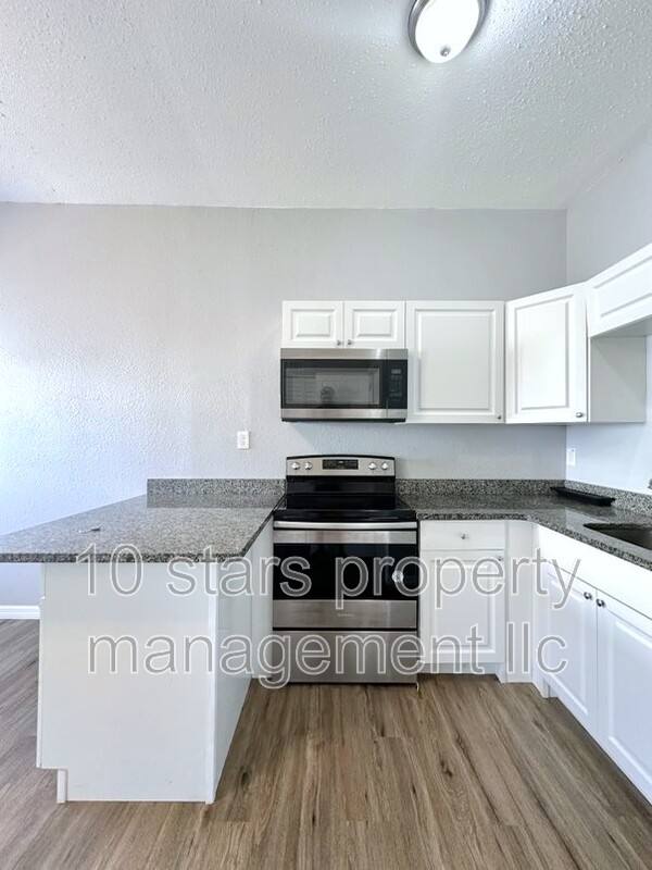 Apartment for rent at 14125 Palm St #4, Saint Petersburg, FL 33708