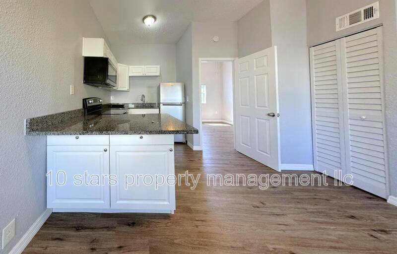 Apartment for rent at 14125 Palm St #4, Saint Petersburg, FL 33708
