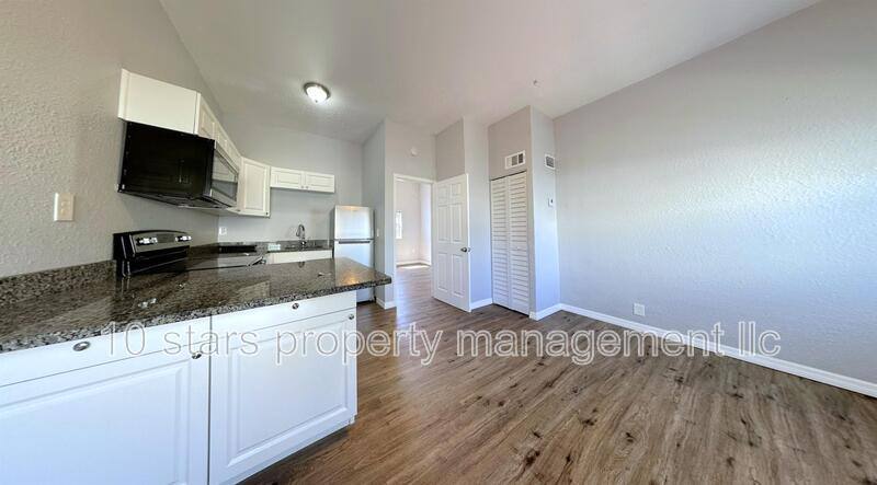 Apartment for rent at 14125 Palm St #4, Saint Petersburg, FL 33708