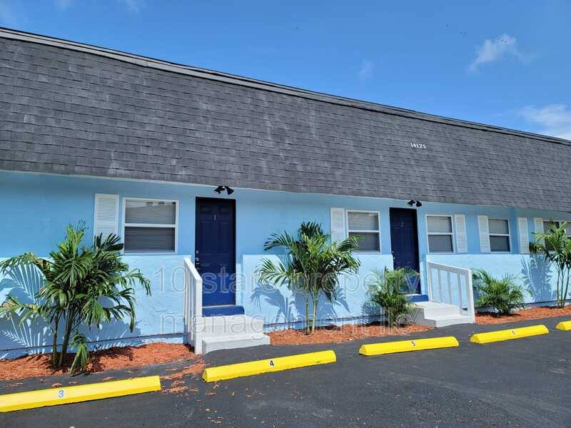 Apartment for rent at 14125 Palm St #4, Saint Petersburg, FL 33708