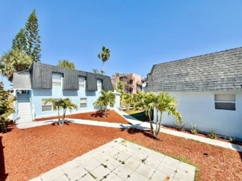 Apartment for rent at 14125 Palm St #4, Saint Petersburg, FL 33708