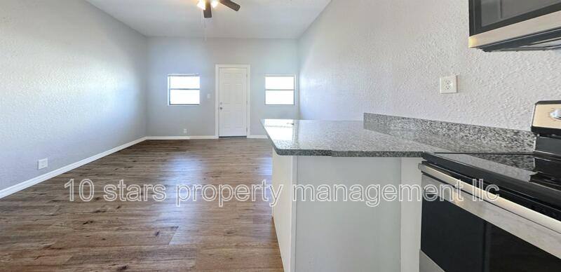 Apartment for rent at 14125 Palm St #4, Saint Petersburg, FL 33708