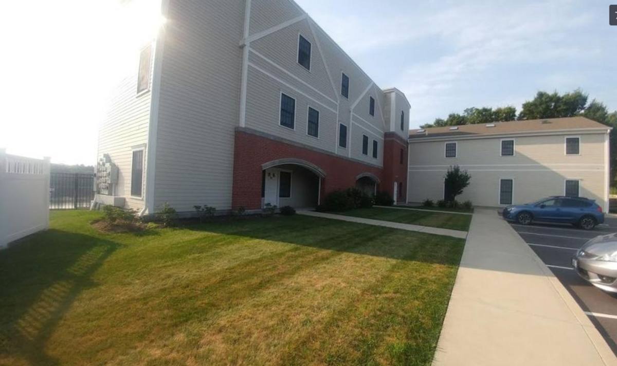 Apartment for rent at 60 Crompton Ave, East Greenwich, RI 02818