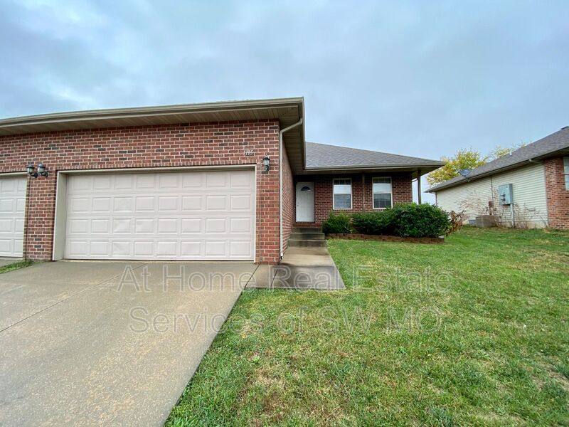 Apartment for rent at 1115 N 26th, Ozark, MO 65721