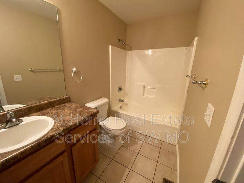Apartment for rent at 1115 N 26th, Ozark, MO 65721