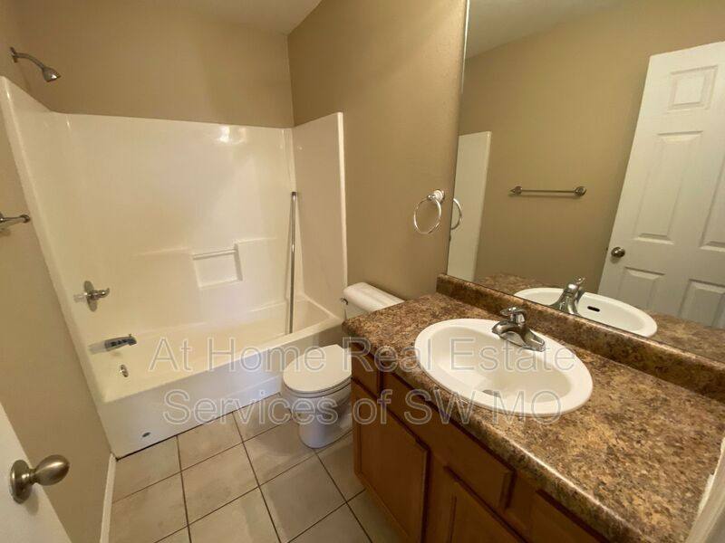 Apartment for rent at 1115 N 26th, Ozark, MO 65721