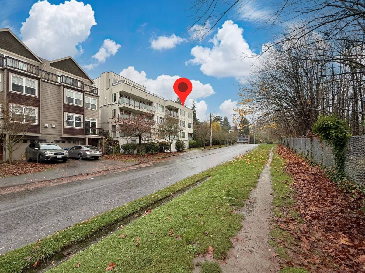 Condo for rent at 2334 Thorndyke Ave W, Seattle, WA 98199