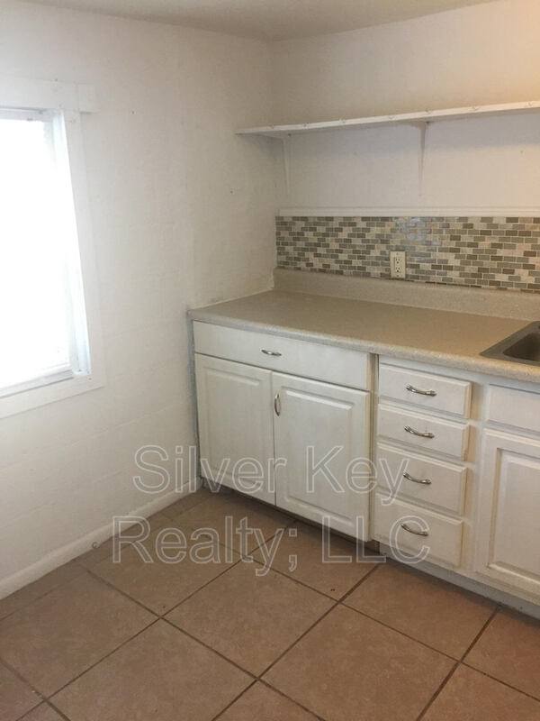Apartment for rent at 107 Forrest Ave #4, Athens, TN 37303