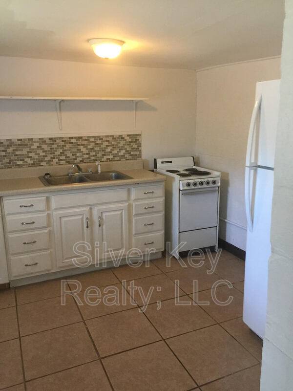 Apartment for rent at 107 Forrest Ave #4, Athens, TN 37303