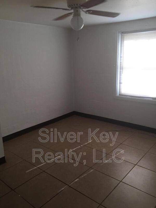 Apartment for rent at 107 Forrest Ave #4, Athens, TN 37303