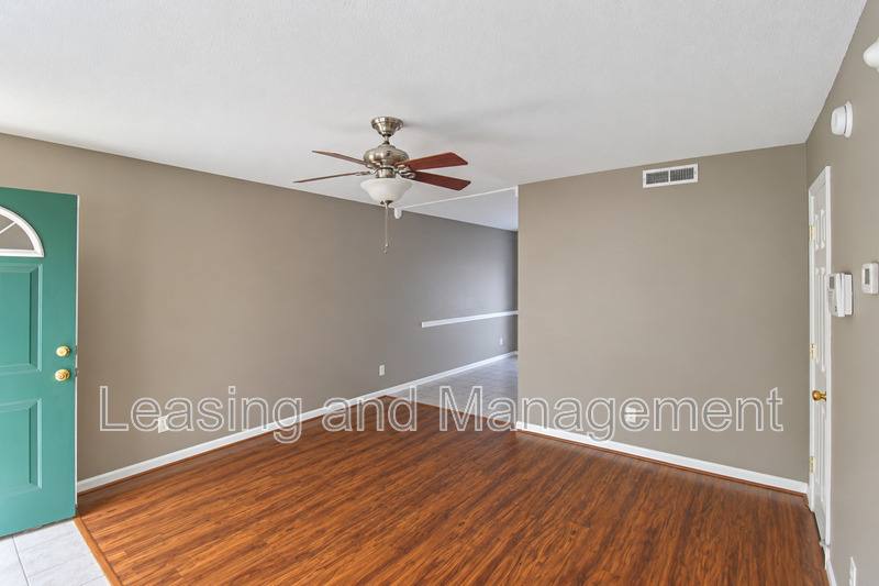 Townhouse for rent at 1423 Ashley River Rd #2C, Charleston, SC 29407