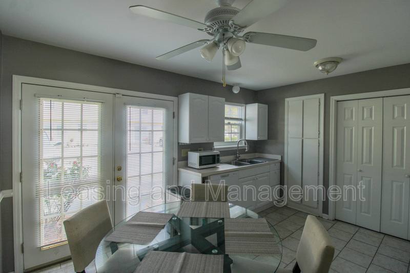 Townhouse for rent at 1423 Ashley River Rd #2C, Charleston, SC 29407