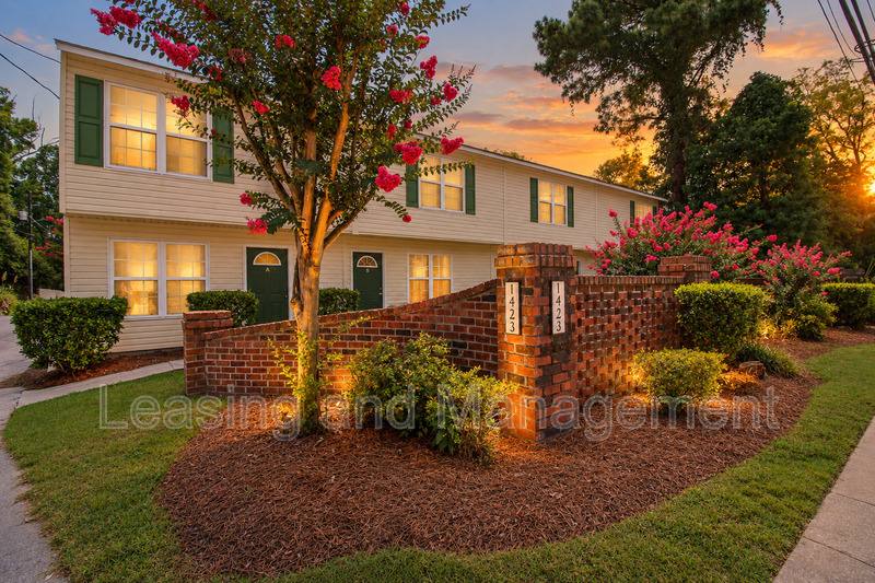 Townhouse for rent at 1423 Ashley River Rd #2C, Charleston, SC 29407