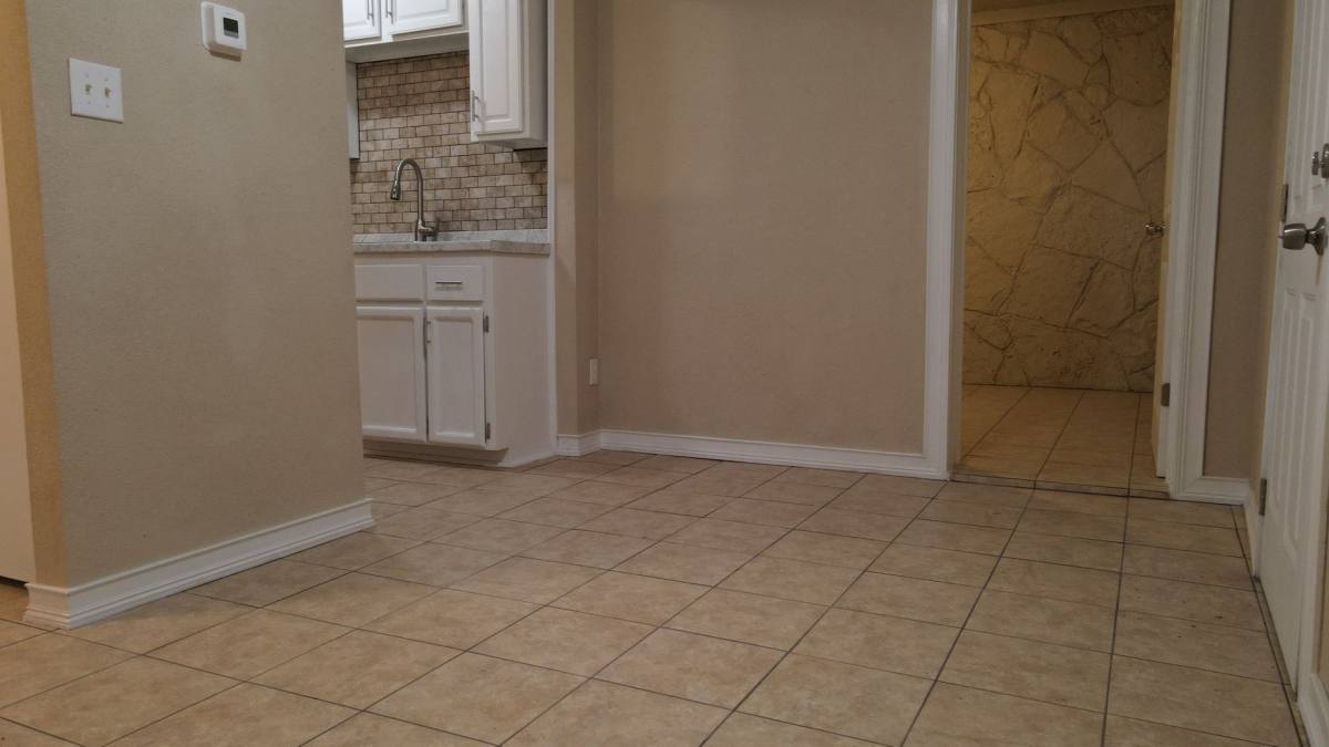 Apartment for rent at 213 W Seneca St, Tahlequah, OK 74464