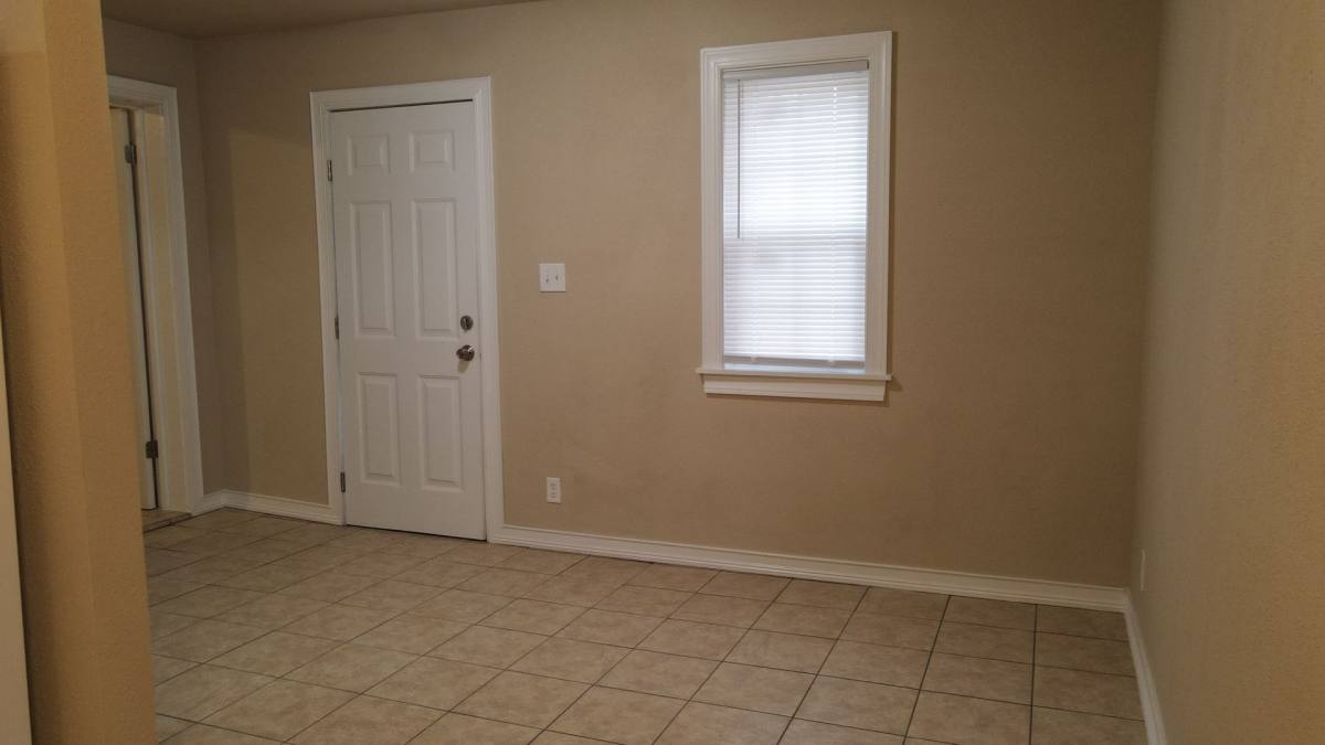 Apartment for rent at 213 W Seneca St, Tahlequah, OK 74464