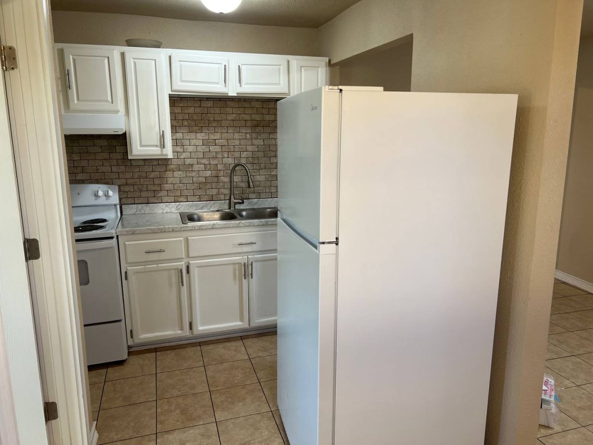 Apartment for rent at 213 W Seneca St, Tahlequah, OK 74464