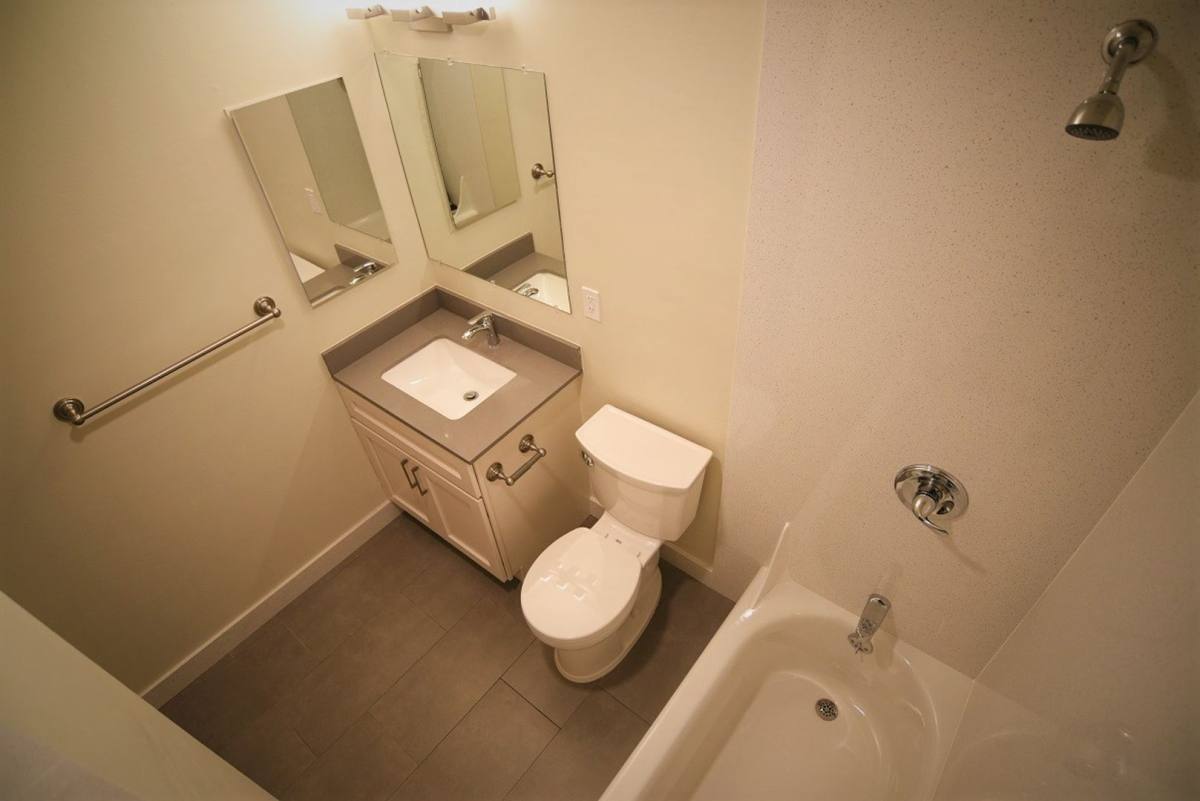 Apartment for rent at 2031 Shoreline Dr, Alameda, CA 94501
