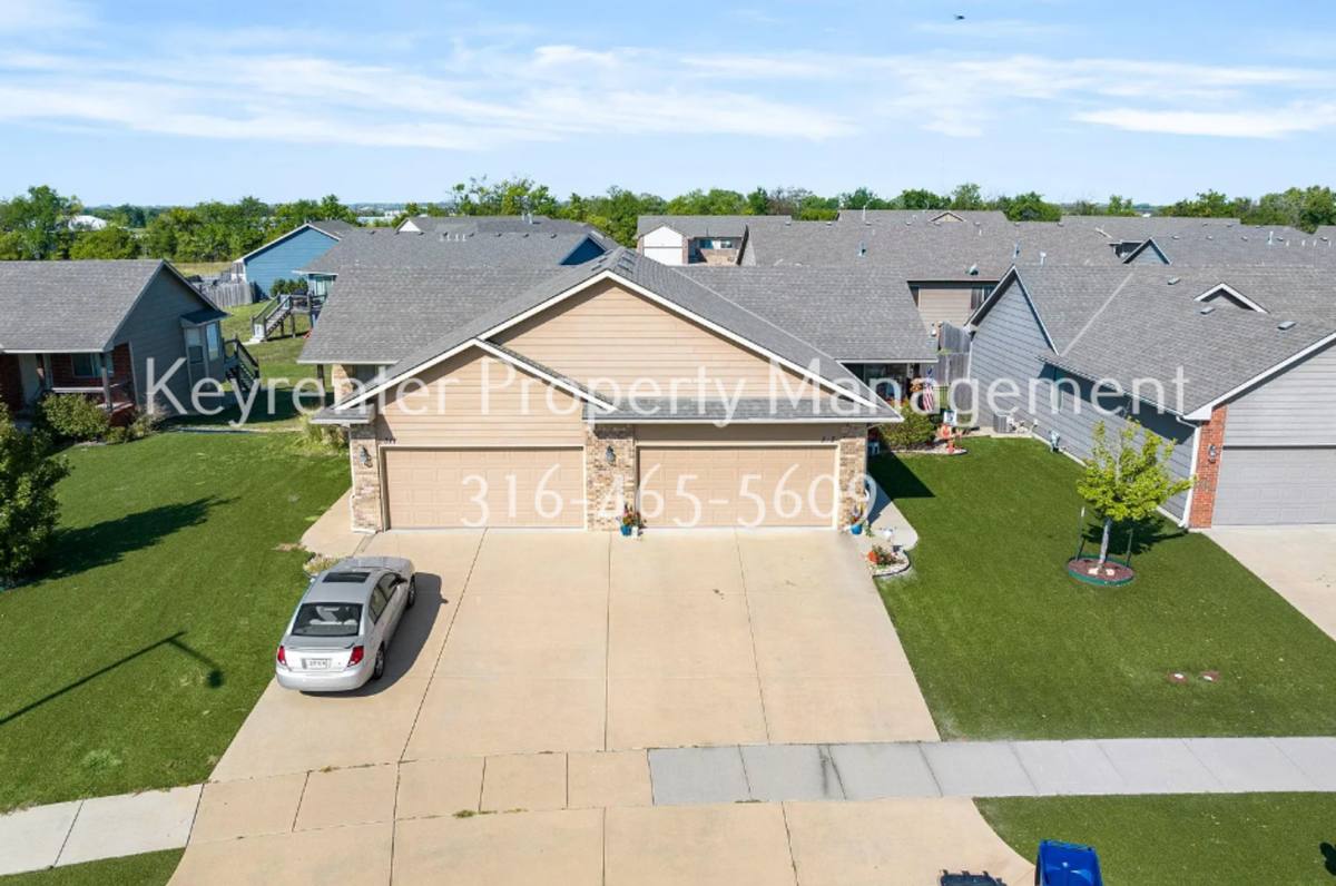 Apartment for rent at 2307 E Coolwater St, Kechi, KS 67067