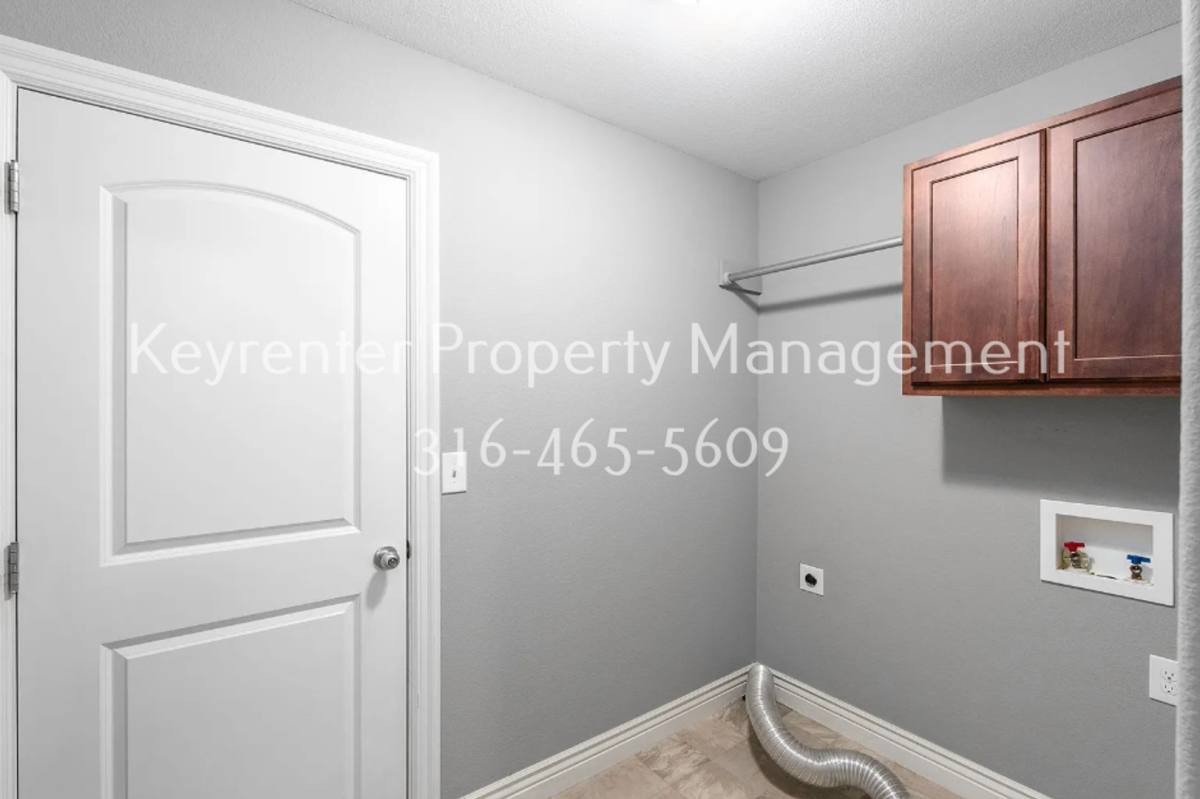 Apartment for rent at 2307 E Coolwater St, Kechi, KS 67067