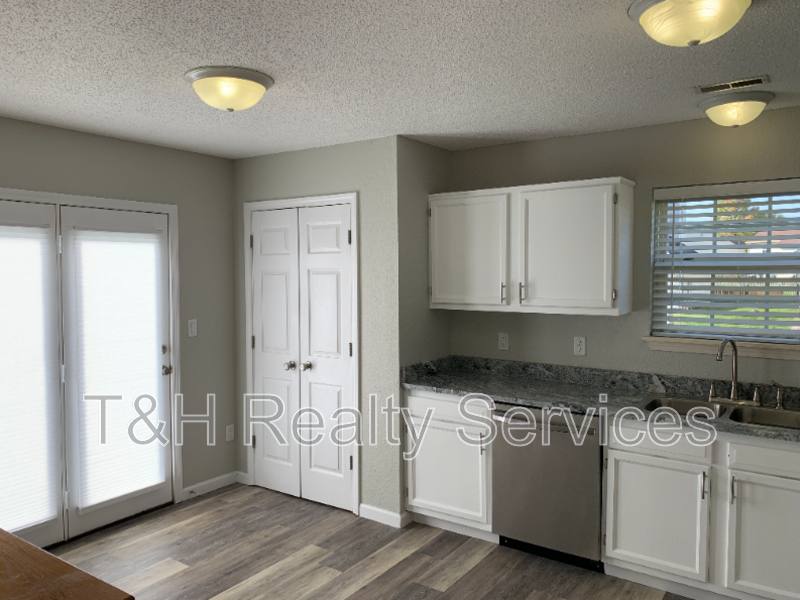 House for rent at 10341 Whitewater Lane, Fishers, IN 46037