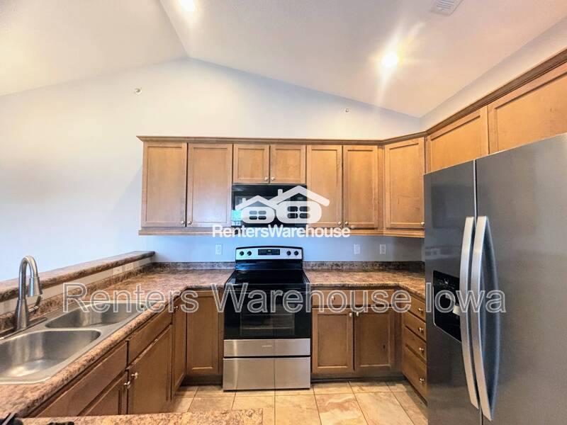 Condo for rent at 2000 Meadow Court #204, Des Moines, IA 50320
