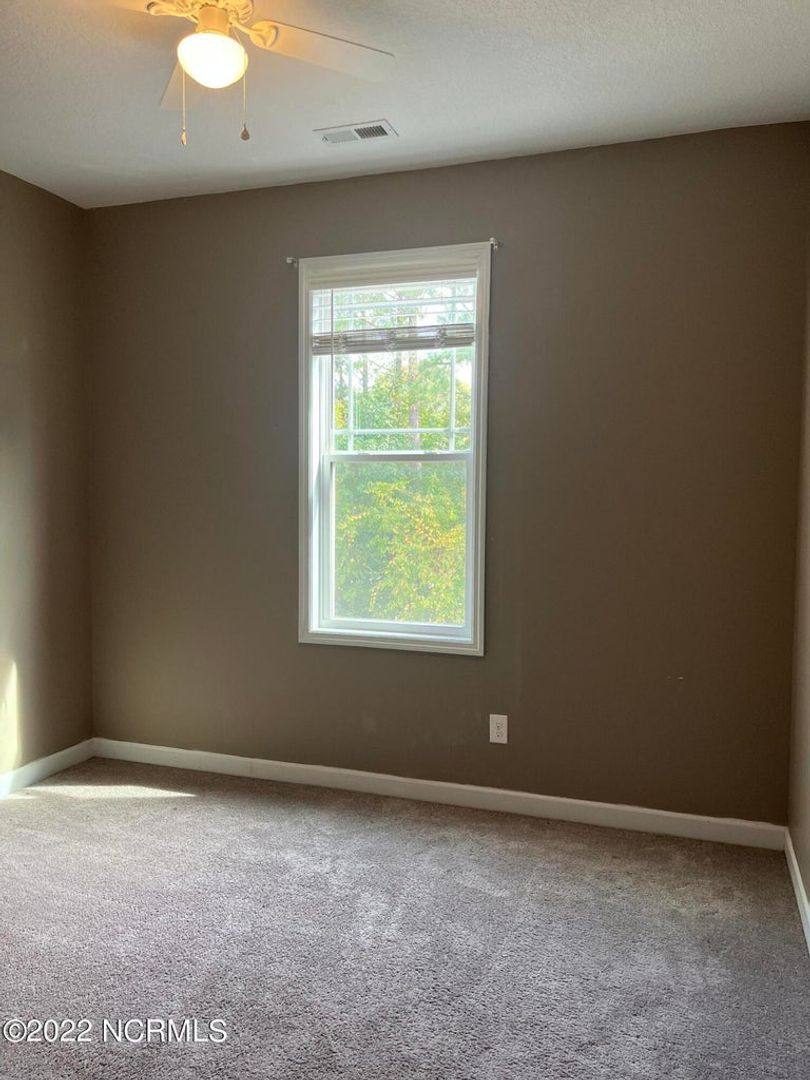 House for rent at 221 Dairyfarm Rd, Jacksonville, NC 28546