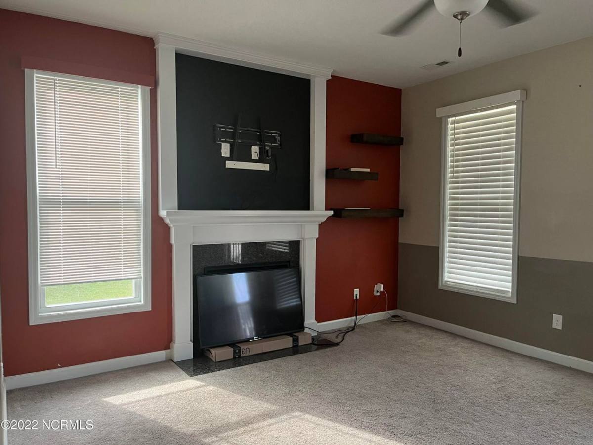 House for rent at 221 Dairyfarm Rd, Jacksonville, NC 28546
