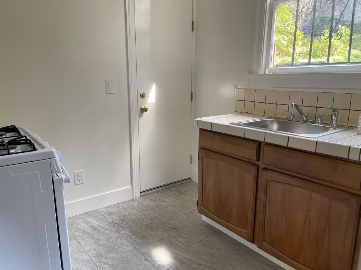 Apartment for rent at 360 Oakland Ave, Oakland, CA 94611