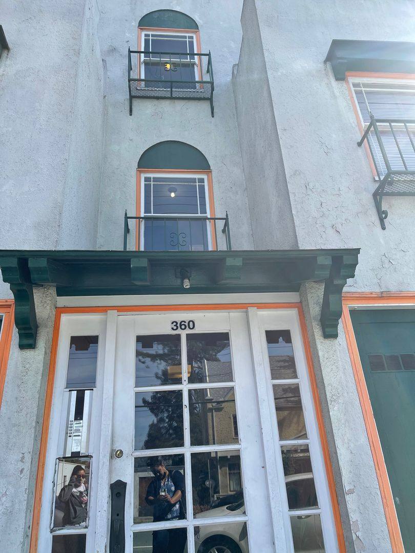 Apartment for rent at 360 Oakland Ave, Oakland, CA 94611